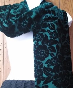 Vintage Chiffon 🧣 w/Pressed Velvet Green Flowers